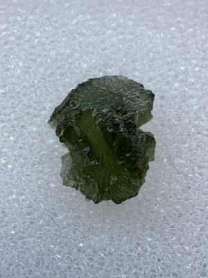 Natürlicher Moldavit Rohstein 0,86g Mit Exclusive Struktur Loc Nesmen Jimka E144