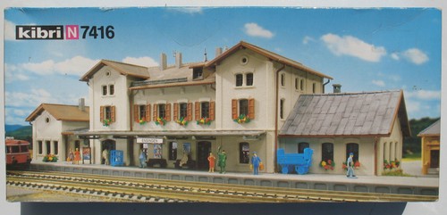 Kibri 7416 estación Ensingen - estación Gare escala N ferrocarril kit modelo | Zustand: Gebraucht