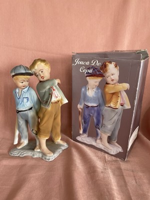 ARPO Zwei Bullies Baseballjungs Curtea de Arges Fine Porcelain Neuwertig OVP