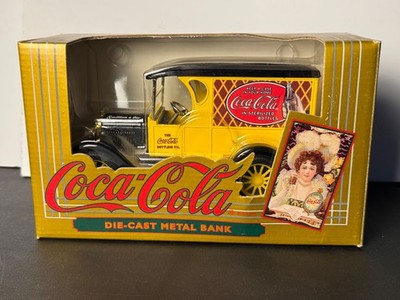 ERTL Coca Cola 1923 Chevy Panel Delivery Van Truck Coin Bank lock key(1993) BNIB