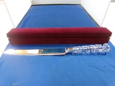 Couteau à gâteau de mariage CÉLÉBRE manche cristal Rousseau 13,5" boîte velours