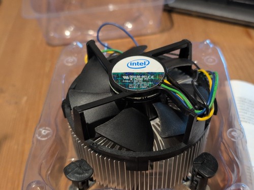 Intel D60188-001 Copper Core Heat Sink Cooling Fan for Socket LGA775 BOXED Core2 - Picture 6 of 9