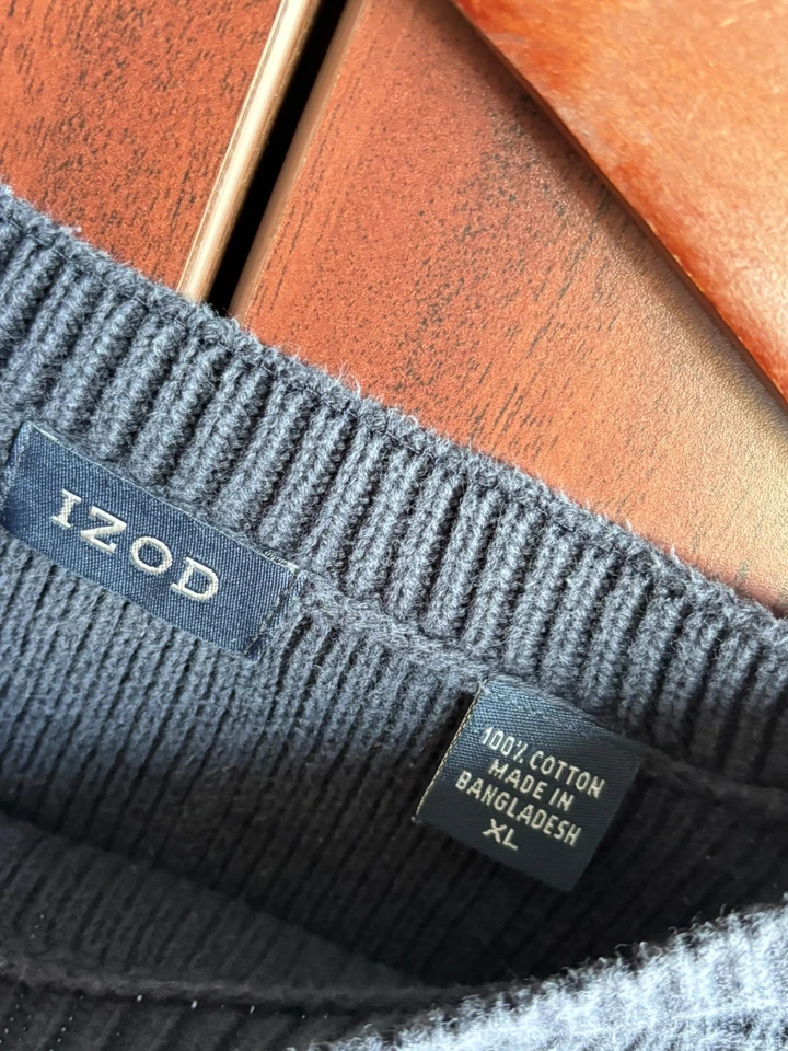 Vintage 90s IZOD Sweater Men's Blue Pattern Knit Pullover Box Pattern Casual - Image 4 of 4