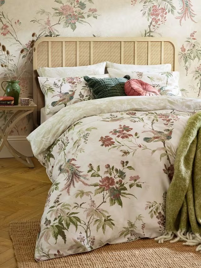 Laura Ashley Attleton Floral Reversible Washable King Duvet Cover Set Multi