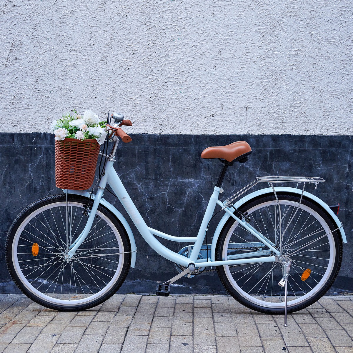Schwinn Largo Vintage Style 26 Inch Adult Cruiser Bicycle Hybrid