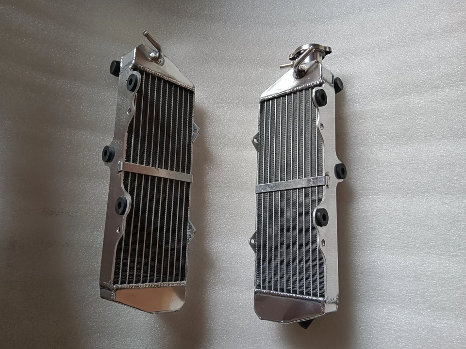 Radiador izquierdo+derecho Fit HUSQVARNA TE610 1992-2000;TE570 2001-2004;TE410 1995-00 Foto 2 de 4