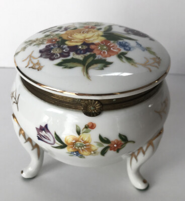 Beautiful Napcoware Hand Painted Japanese Porcelain Hair Receiver