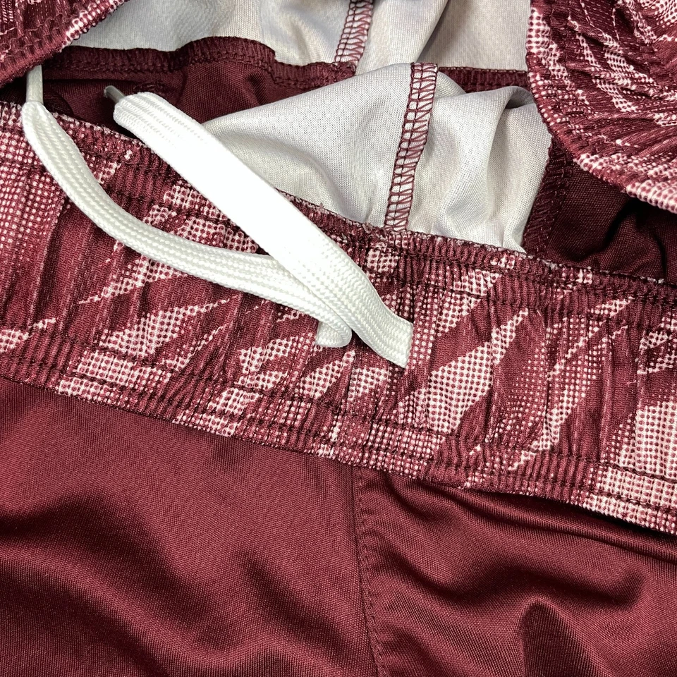 Pantalones Cortos de Baloncesto Texas A&M Aggies Juveniles Grandes Rojos Adidas NCAA Jugador Amplificado Foto 4 de 4