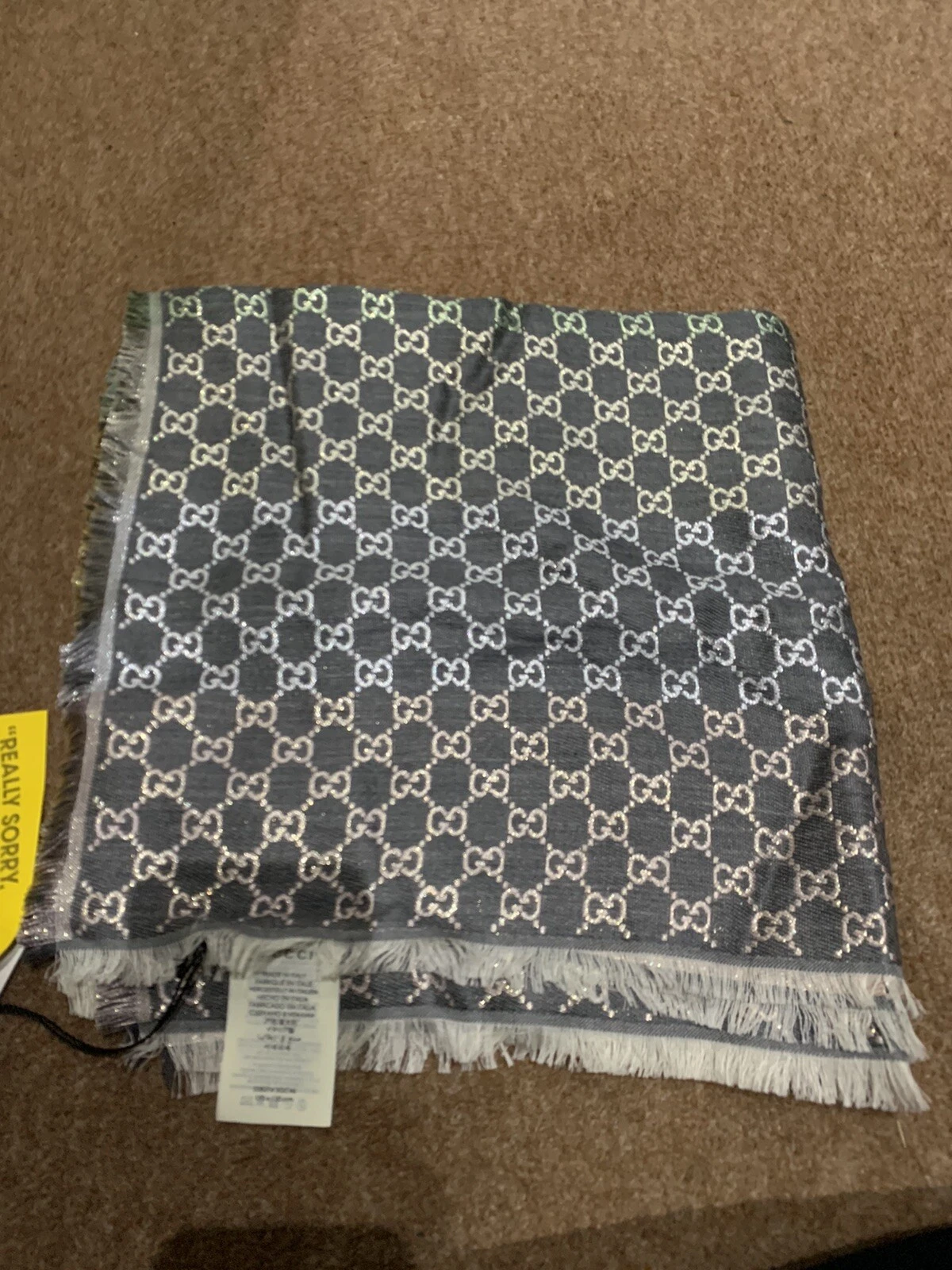 Foulard gucci femme gaufré neuf avec étiquette