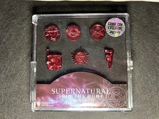 Monogram International - Supernatural SDCC 2017 Exclusive Red Lapel Set 1/600