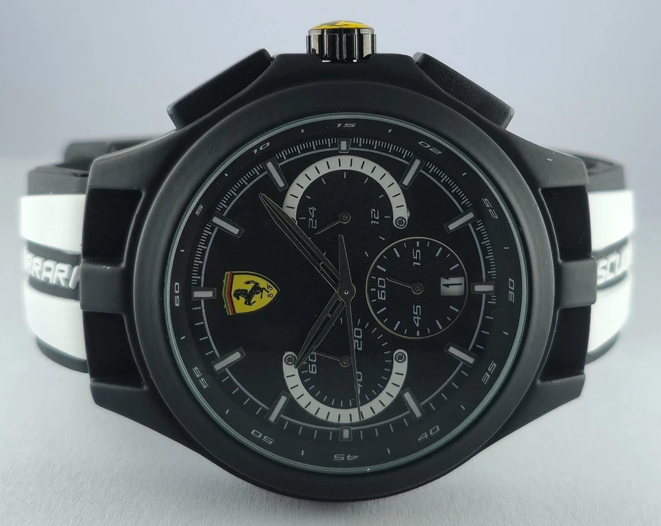 Reloj pulsera de cuarzo Ferrari de lujo cronógrafo para hombre esfera negra banda de goma Foto 4 de 4