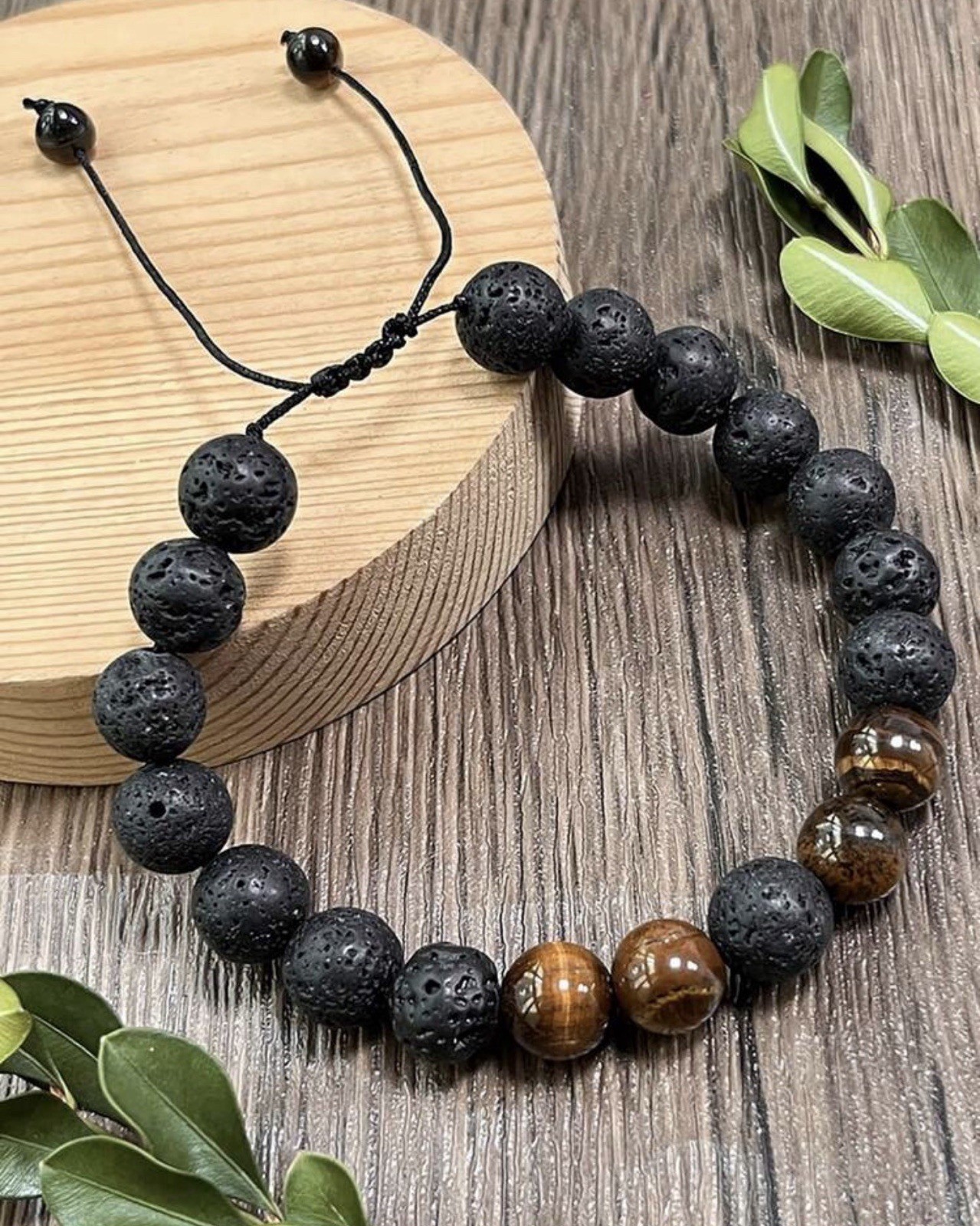 Bracelet en oeil de tigre et pierre de lave noire, le cadeau unisexe idéal avec perles 8mm