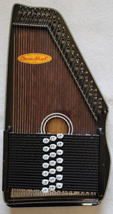 CHROMAHARP 21-CHORD 36 STRING MUSICAL INSTRUMENT WITH HARDSHELL CASE