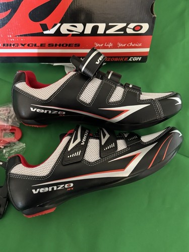 Benzo Road Bike Shoes And Pedals Men’s Size 10 (44.5) Black And Red - Picture 3 of 6