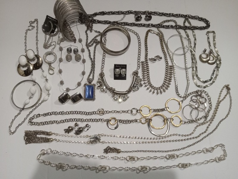 Vintage To Now Silver Tone Necklaces Bracelets Earrings Lot Of 25 Pieces
