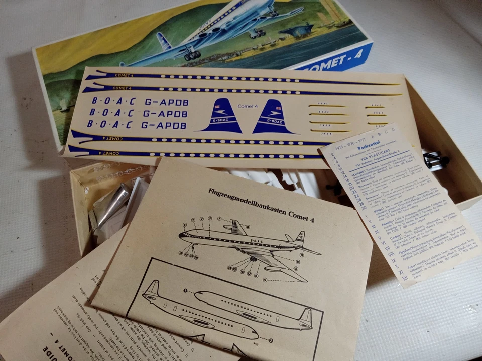 VEB PLASTICART COMET 4 JETLINER Model Airplane Kit early kit RARE - Image 3 of 4