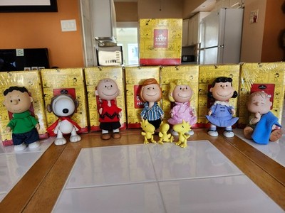 Hallmark 2000 Peanuts Gallery Jointed Figurines complete SET of 8 BRAND NEW