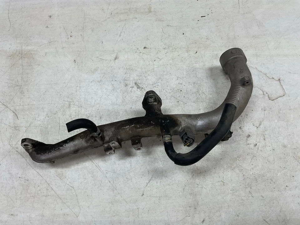 03-06 Nissan 350Z 04-06 Infiniti G35 Tubo de refrigerante trasero Conjunto de tubo de agua OEM Foto 2 de 4