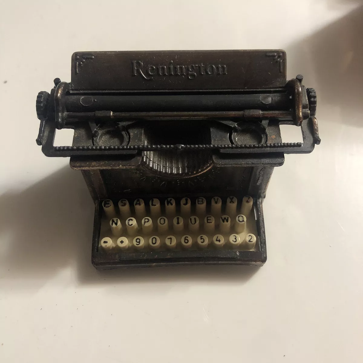 Vintage Die Cast Mini Typewriter Pencil Sharpener 