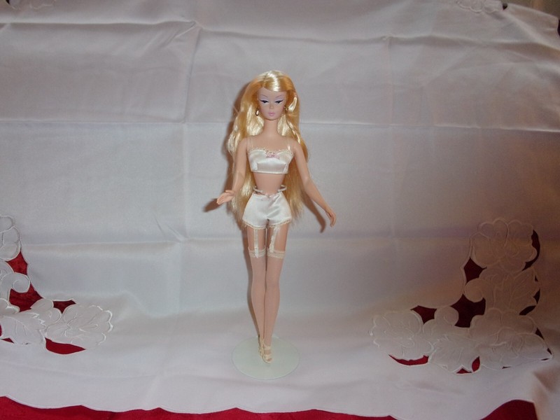Barbie Silkstone Fashion Model No. 1 - 2000 - Original Lingerie Outfit