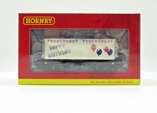 Hornby R60058  HAPPY BIRTHDAY WAGON * NEW / BOXED*