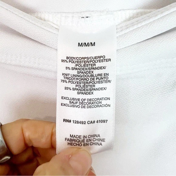 GREG NORMAN WHITE ATHLETIC SKORT TENNIS GOLF WOMENS SZ MEDIUM - Image 3 of 4