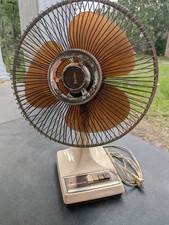 1970s Lasko Oscillating Desk Fan 12" Brown Transparent Blades Working  RE