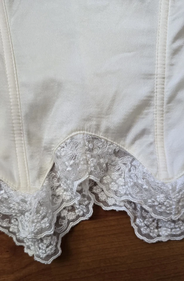 Lencería vintage Victoria’s Secret 1997 corsé crema seda bustier 34B Y2K Foto 4 de 4