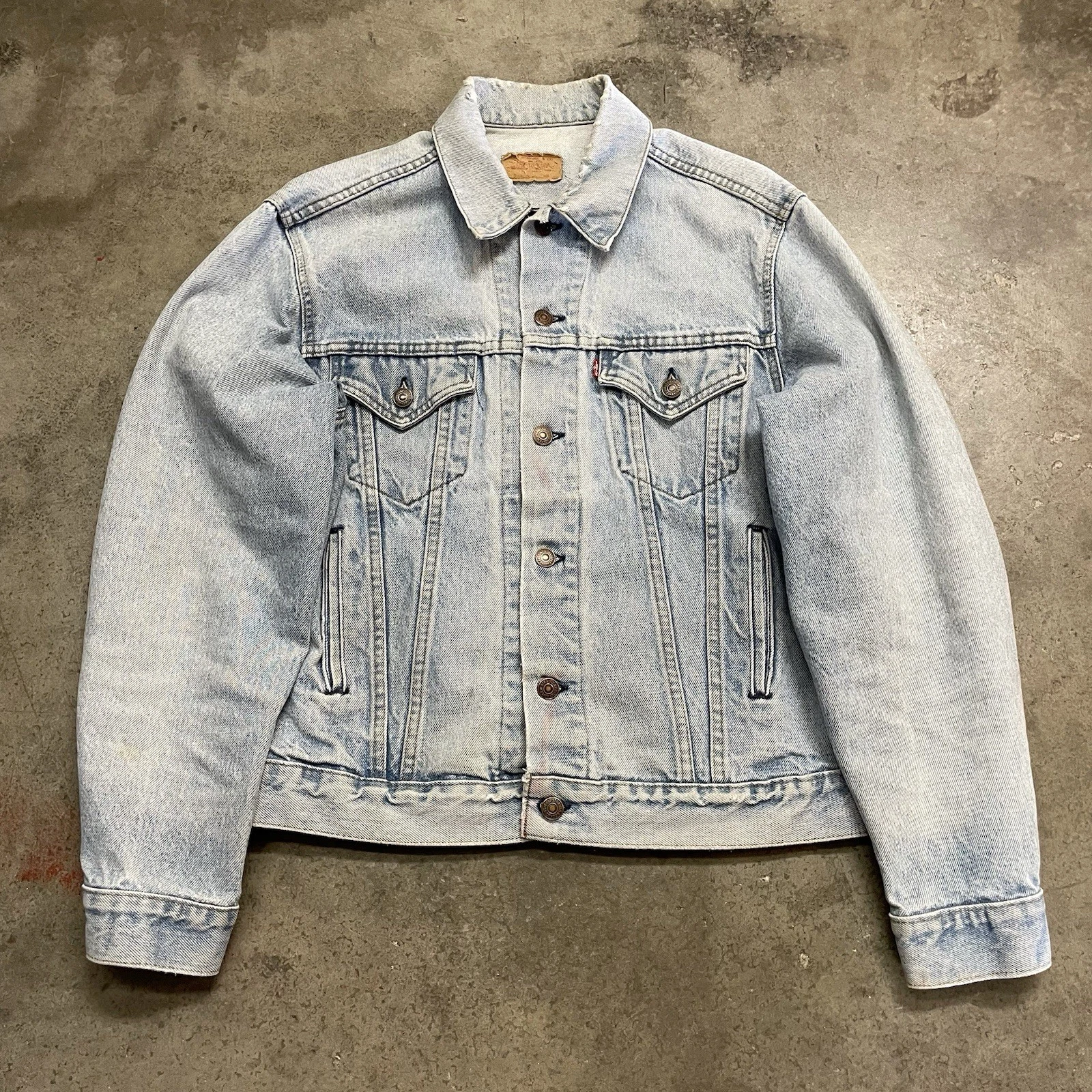 Vintage Levi’s Denim Trucker Jacket Men’s Large Blue Lightwash 90s USA Made