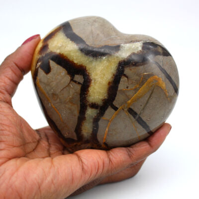 Heart in septaria 660gr 100mm from Madagascar