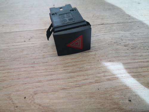 Schalter Warnblinkanlage VW Polo 9N  6Q0953235A