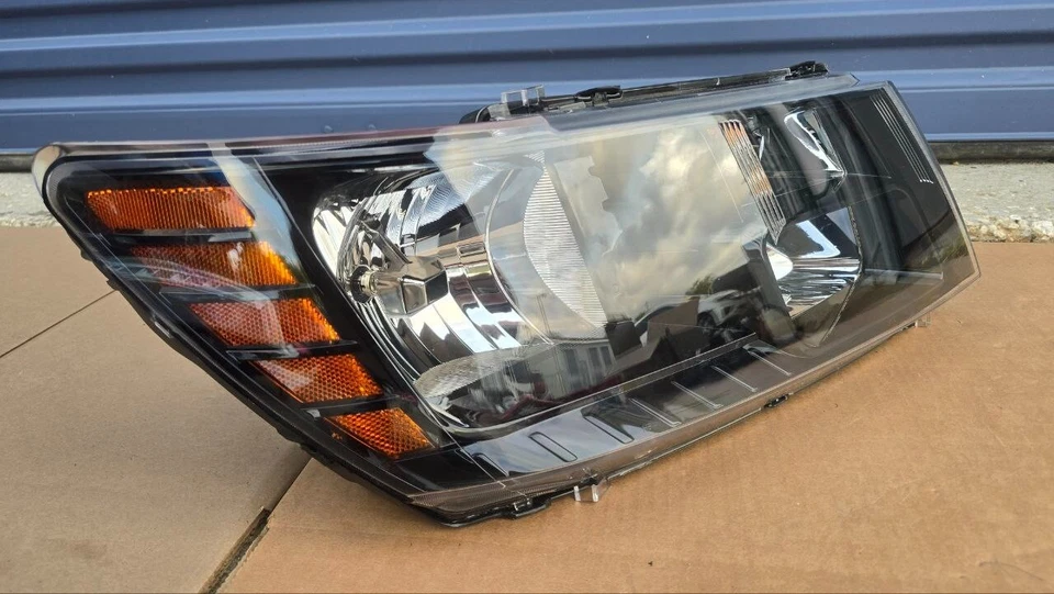 🔥GOOD🔥2014 - 2020 Dodge Journey Halogen Headlight Right Passenger BLACK - Image 2 of 4