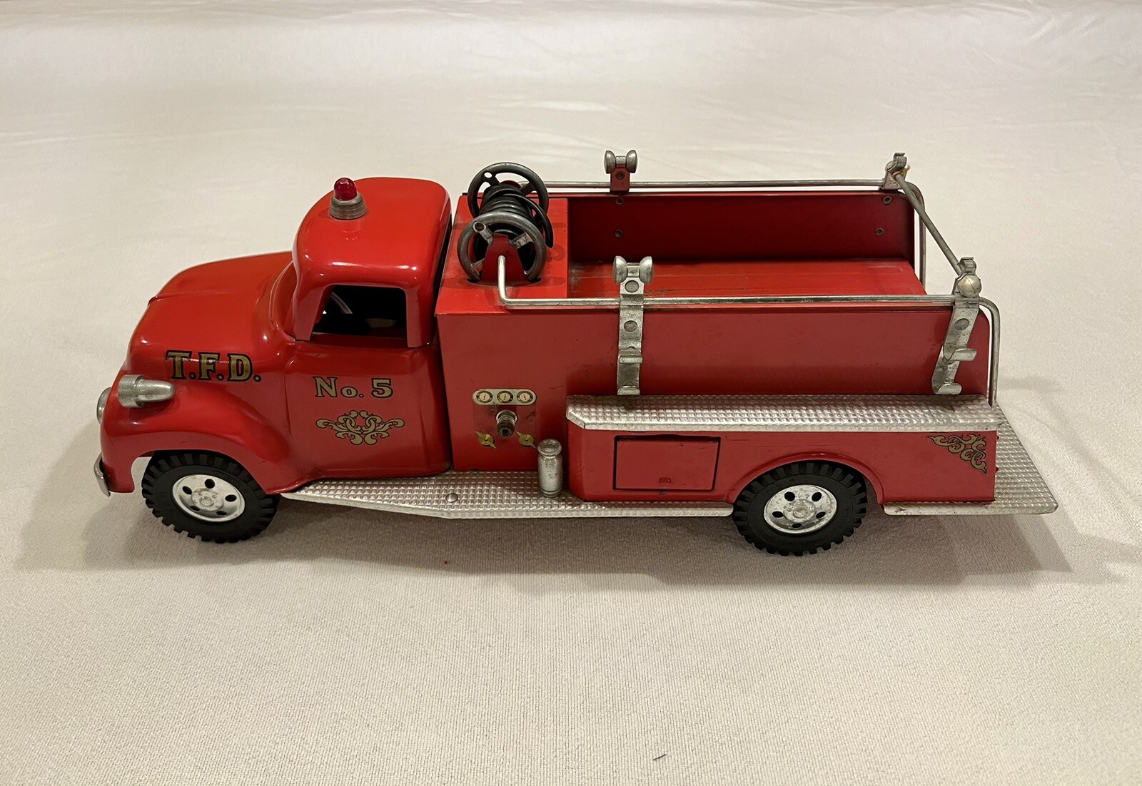 Early 1956 Tonka Ford Suburban Fire Pumper w/ Bullet Tail Lights Rare