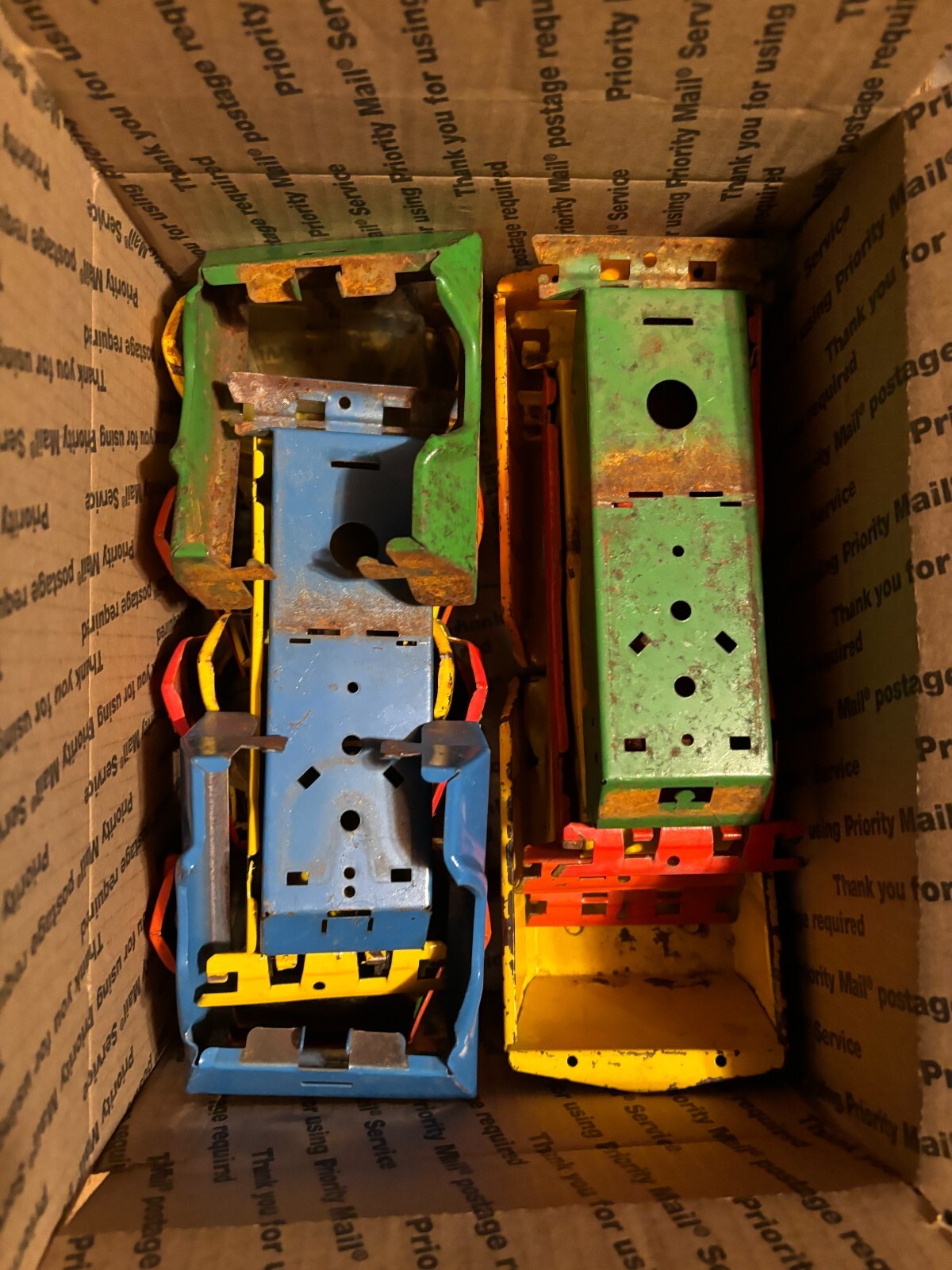 Mini Tonka Super Thrust Junk Yard: 2 Dump boxes, 2 Pickup Beds, 7 Cabs, 8 Frames