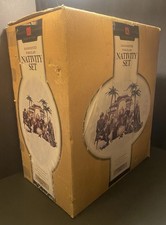 2005 Member's Mark 16 PC Hand-Painted Porcelain  Fabric Nativity Set In Box