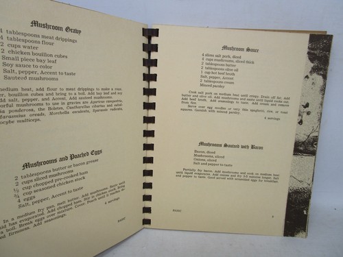 Lot of 3 Mushroom Books Recipes Field Guide Handbook - Picture 8 of 14
