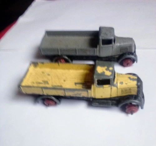 Vintage Dinky 2 lorries 1 needs repaint job.