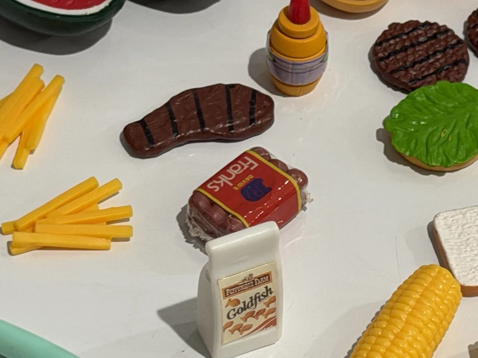 VINTAGE Tyco Kitchen Littles Barbie-sized Food LOT 30+ Pieces Bbq picnic - Image 2 of 4