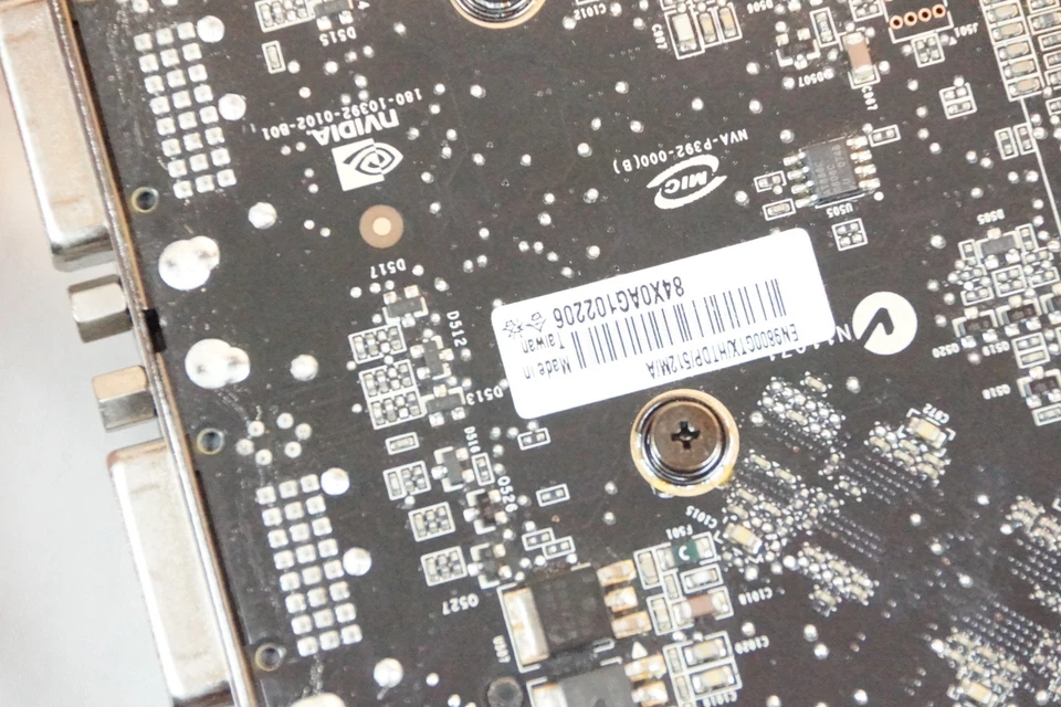 ASUS EN9800GT Ultimate 512MB GDDR3 PCI-E HDMI/DVI/VGA Graphics Card - Image 4 of 4