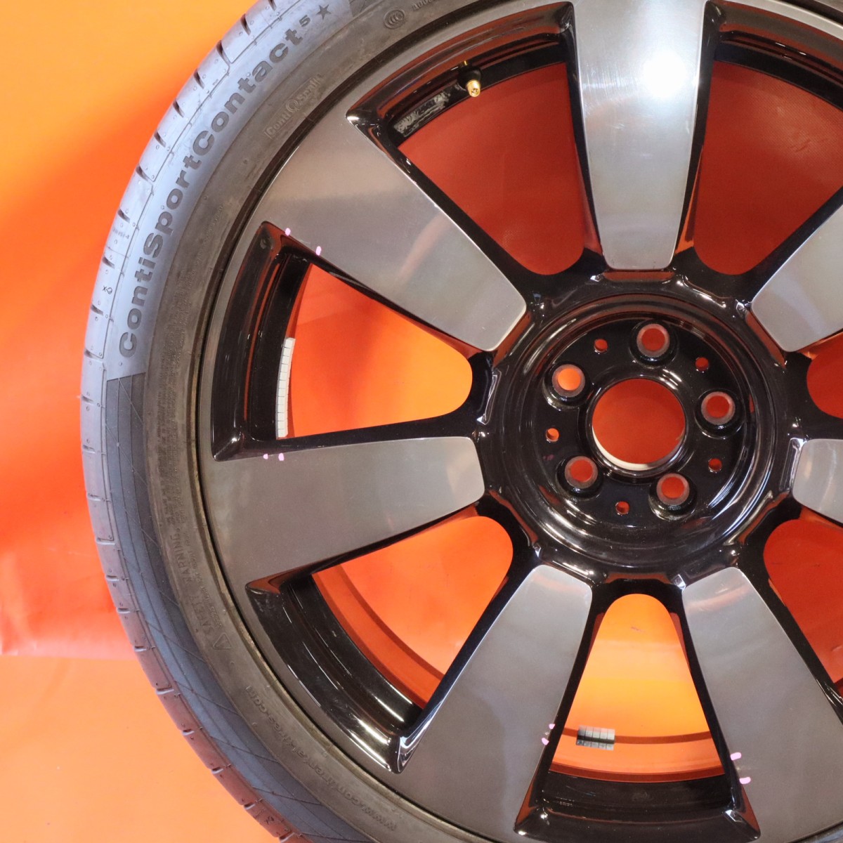 Rolls-Royce Cullinan 2019-2023 Rear Wheel P/N 6882836