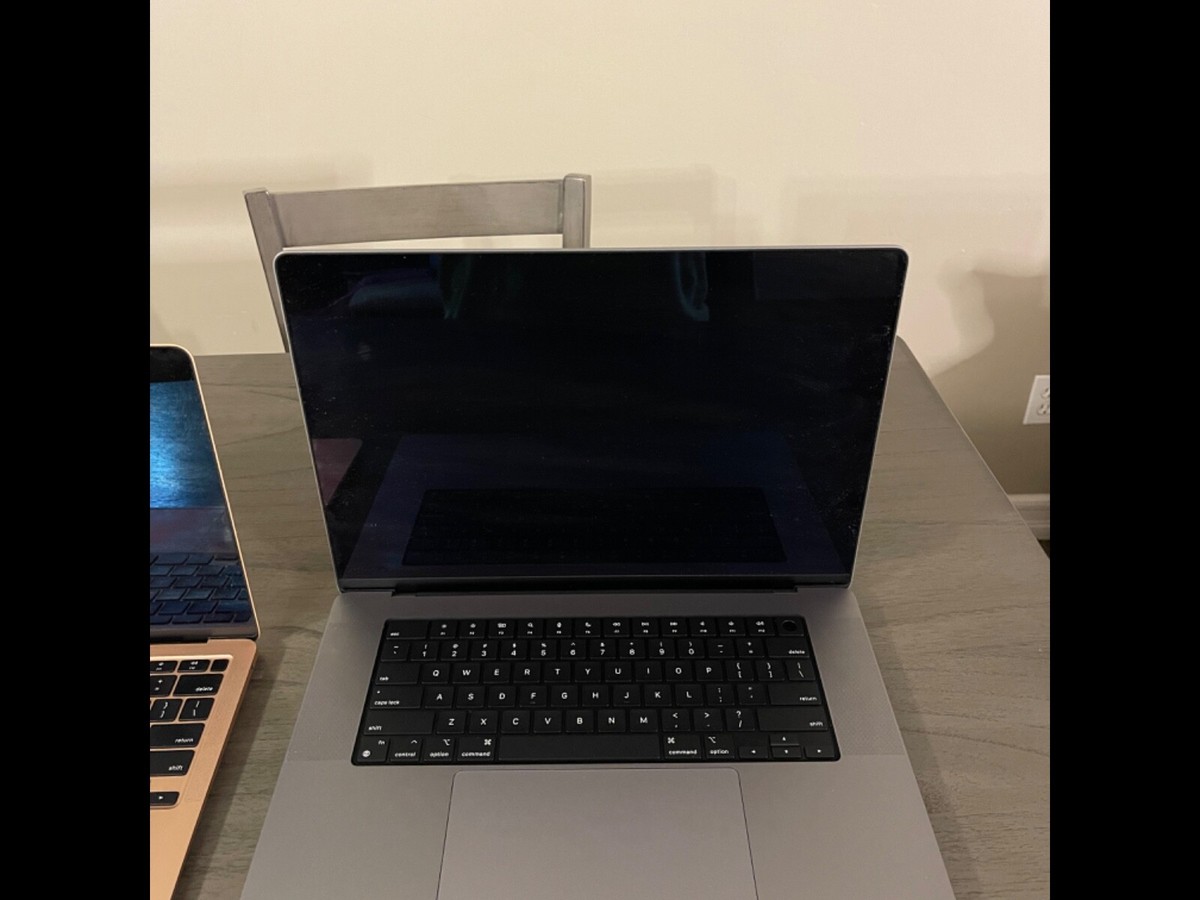 Apple MacBook Pro w/ M1 Pro chip (16 inch 16GB RAM 1TB SSD