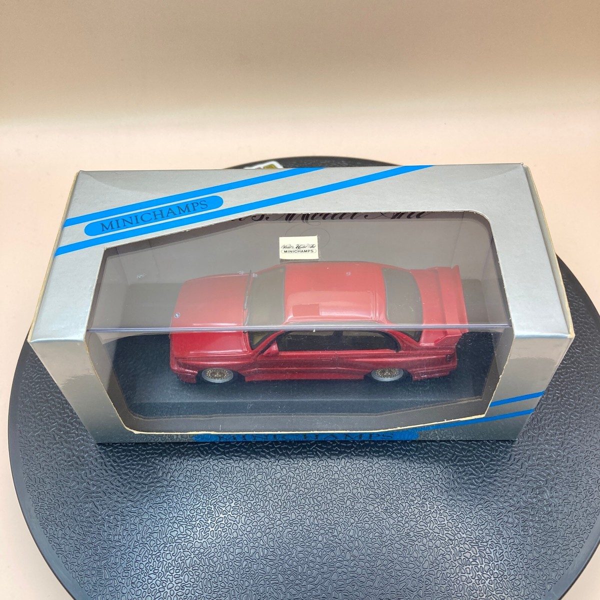 A. ミニチャンプス 1/43 BMW 320i 1989 3シリーズ Black ミニカー