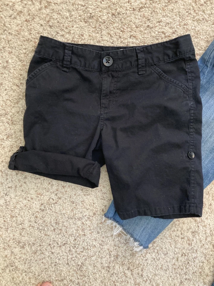 Lote de 2 Bermudas Niñas Talla 10 Usadas en Excelente Condición Foto 2 de 4