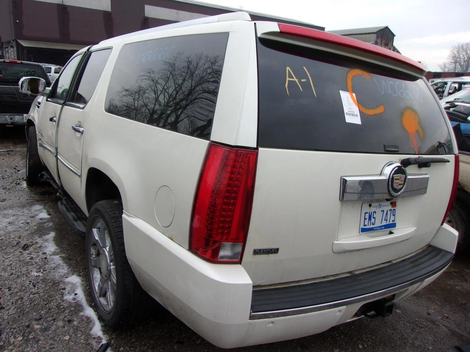 Used Front Center Interior Rear View Mirror fits: 2010 Cadillac Escalade esv w/o - Изображение 2 из 4