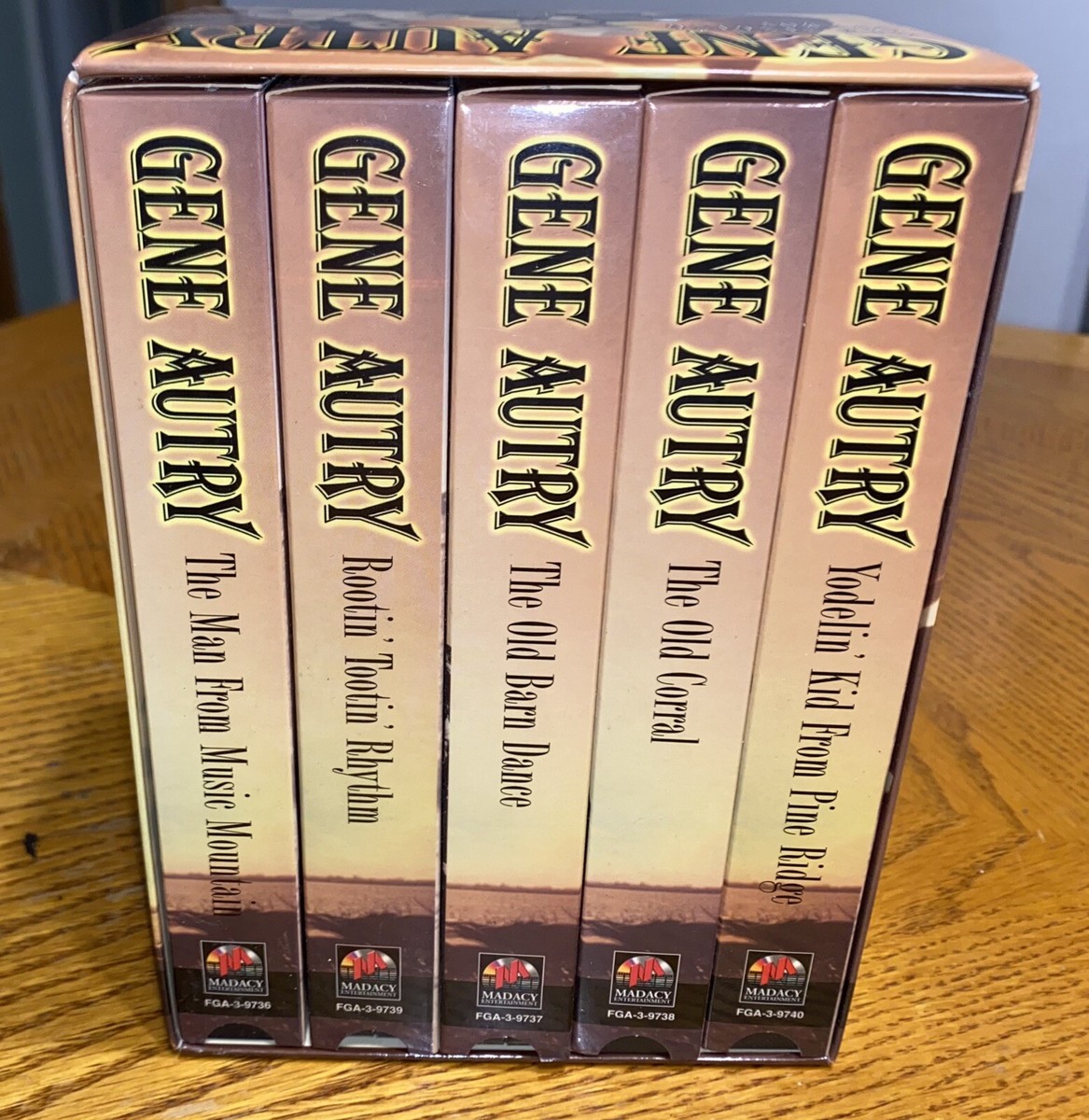 その他 Old West [VHS] VHS Gene Autry The Singing Cowboy 5 Video Box Set Collection