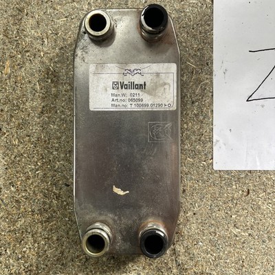 VAILLANT TURBOMAX PLUS 828E VUW 282/2-5 R1 R2 R3 DHW WÄRMETAUSCHER 189mm 065131