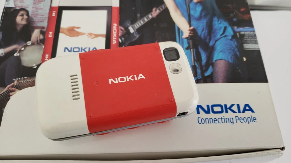 Nokia 5300 XpressMusic (Orange) Mobile Phone Red - Image 3 of 4