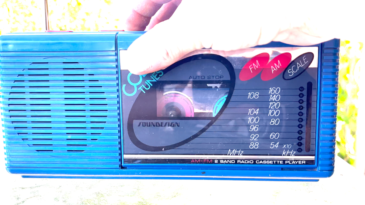 Vintage 1980s Soundesign Color Tunes Radio Cassette Player 4603VBL