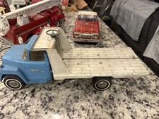 Ertl Vintage Metal Tilt Bed Truck, Blue & White, Tilting Flatbed Ramp