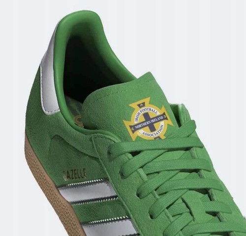 Nuove Adidas Gazelle Northern Ireland r. Scarpe da ginnastica 42 2/3 IH7378 - Foto 3 di 3